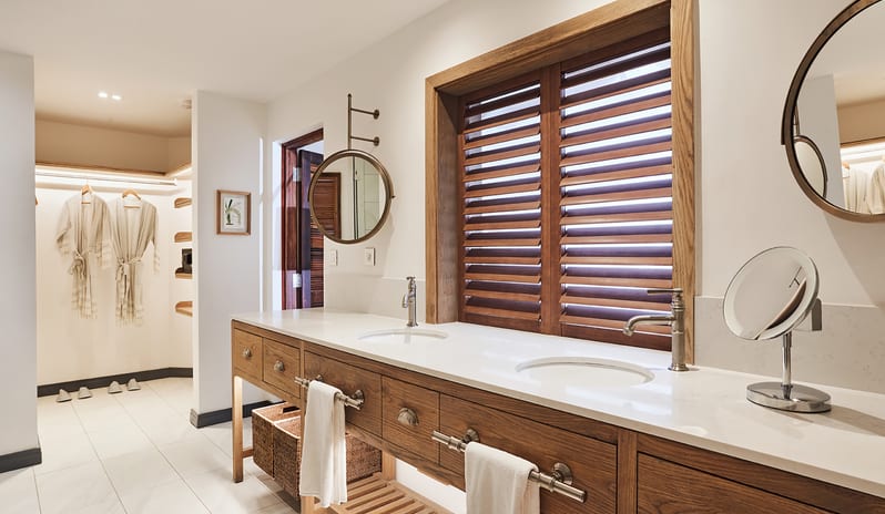 Senior Suite Bathroom